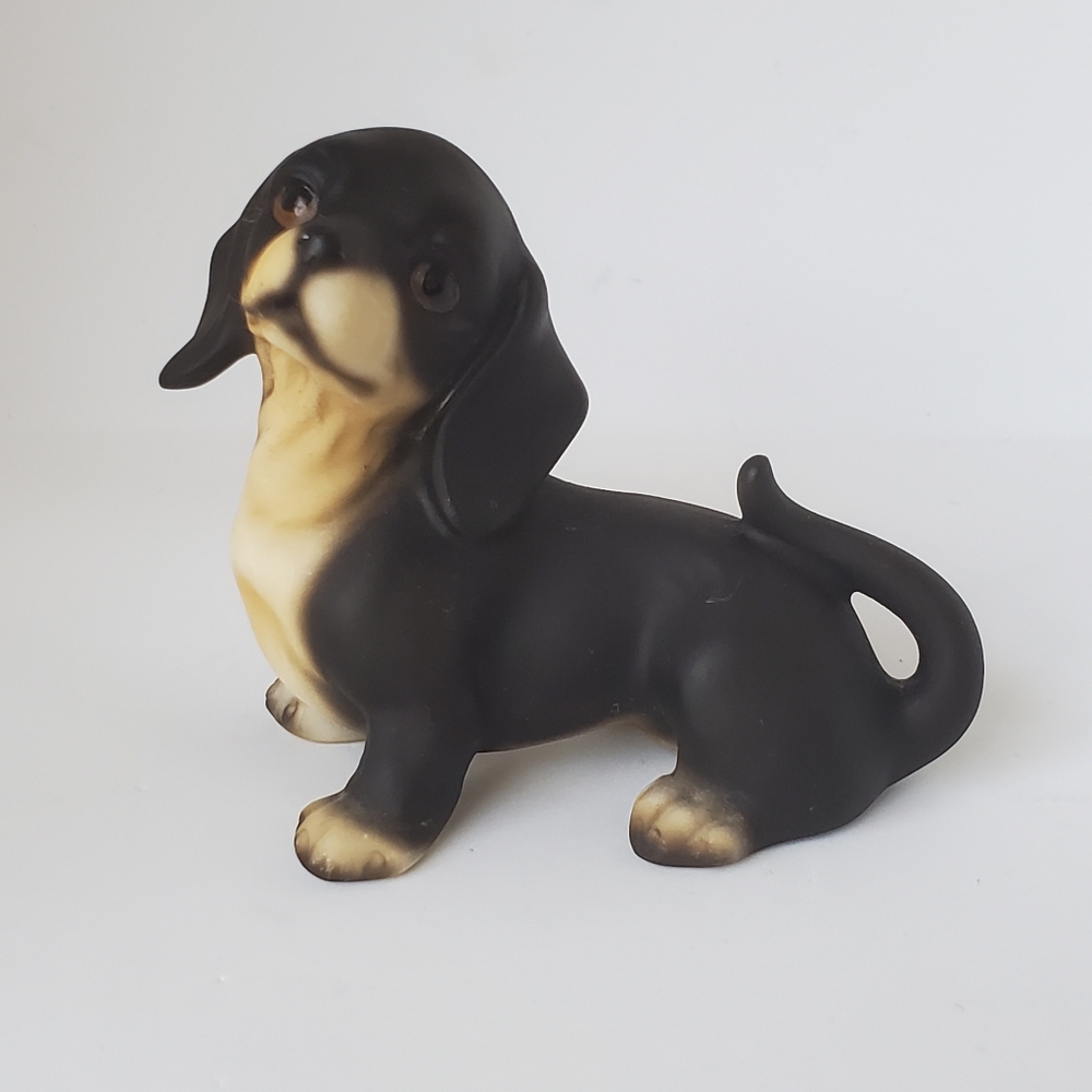 Vintage Dachshound Bisque Porcelain Dog Figurine made in Japan EUC